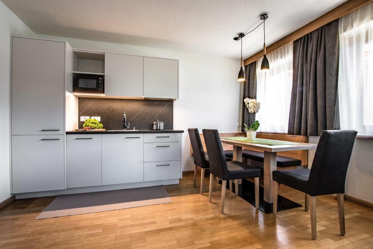 Ciasa Mael Dolomites Apartments La Valle Eksteriør bilde